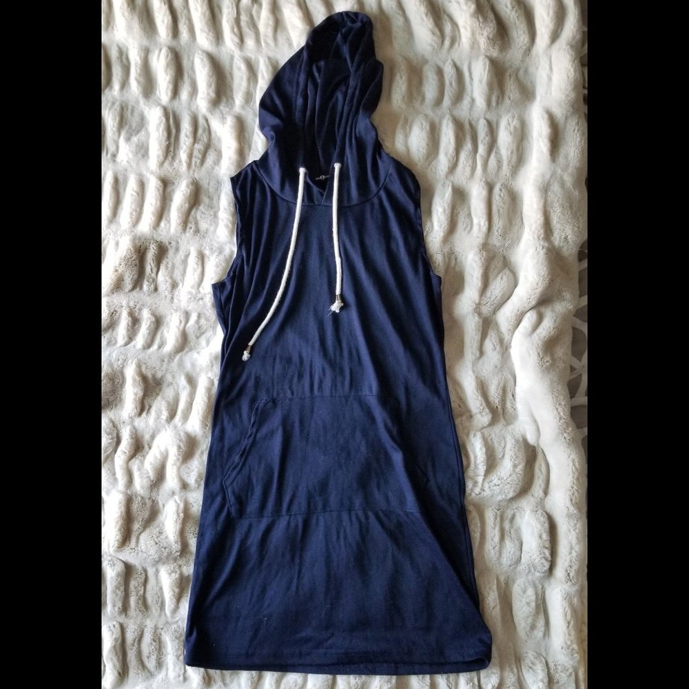 Hooded sleeveless t-shirt dress